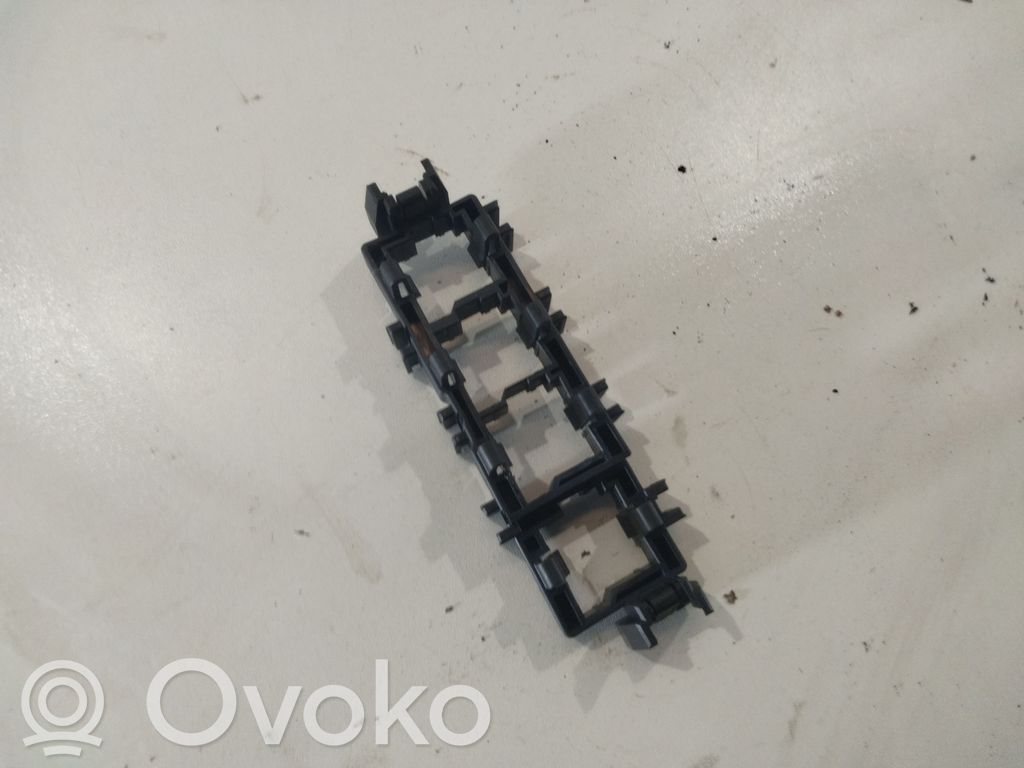 Audi A6 S6 C6 4F Relay mounting block 