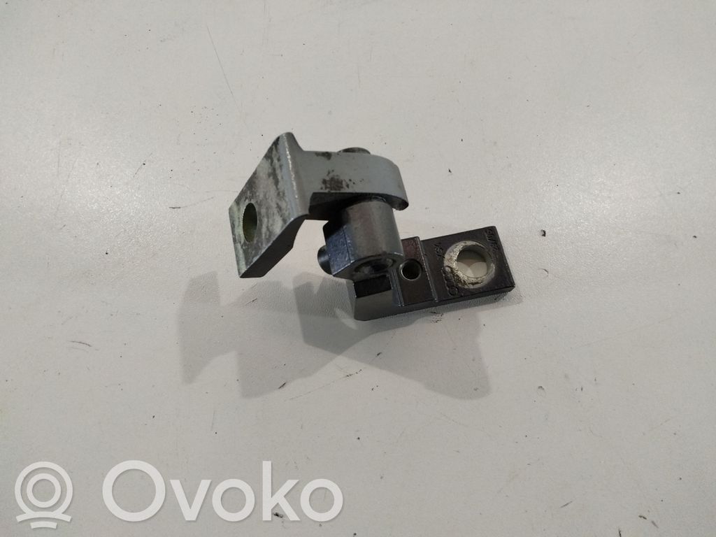 Front door upper hinge   8E0831402B