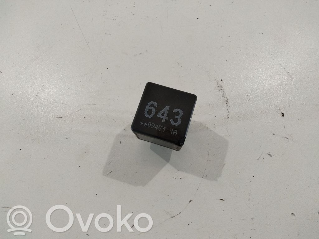 Otros relés   8K0951253,V23136B6172