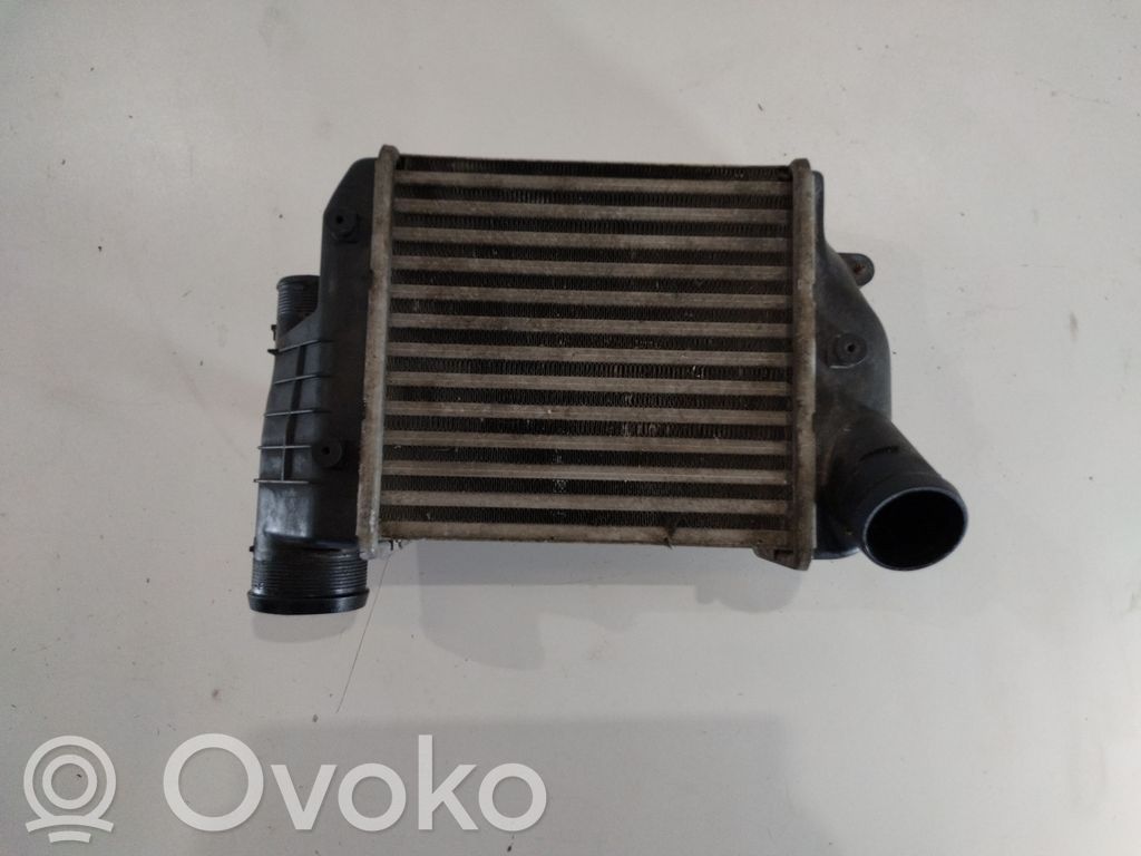 Interkūlerio radiatorius   4F0145805E