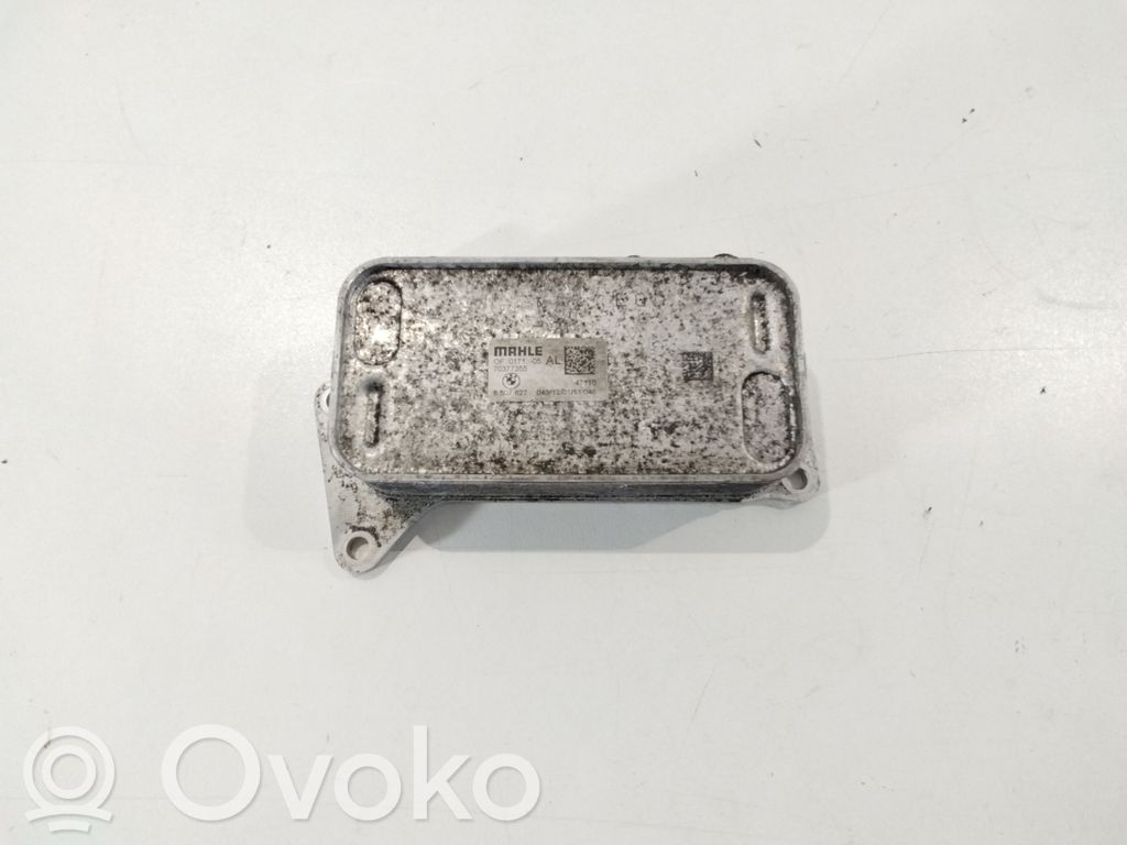 BMW 5 F10 F11 Öljynsuodattimen kannake 