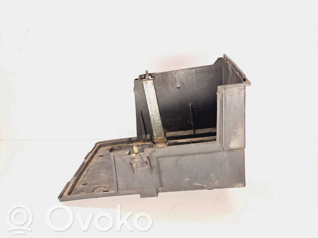 Volvo V50 Batteriehalterung 