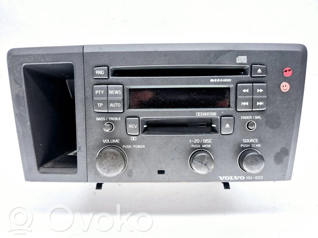 Volvo XC70 Radio/CD/DVD/GPS head unit 