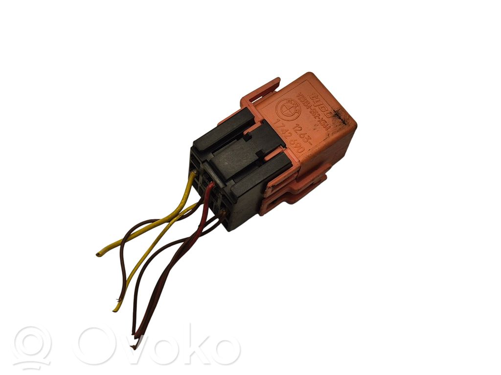 BMW 5 E60 E61 Other relay 