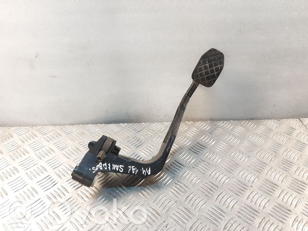 Audi A4 S4 B5 8D Kytkinpoljin 
