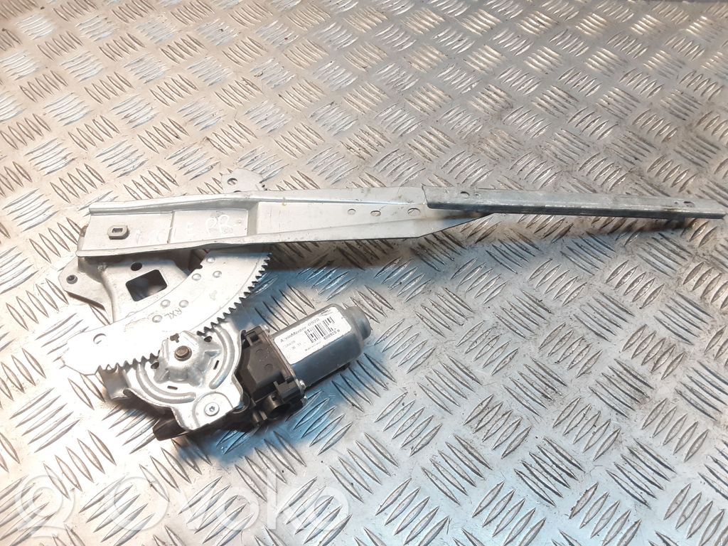 Nissan Note (E11) Motor del regulador de la ventanilla de la puerta delantera 