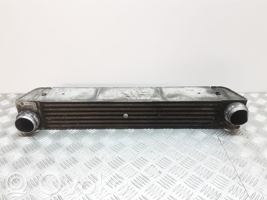 BMW 5 E60 E61 Interkūlerio radiatorius 