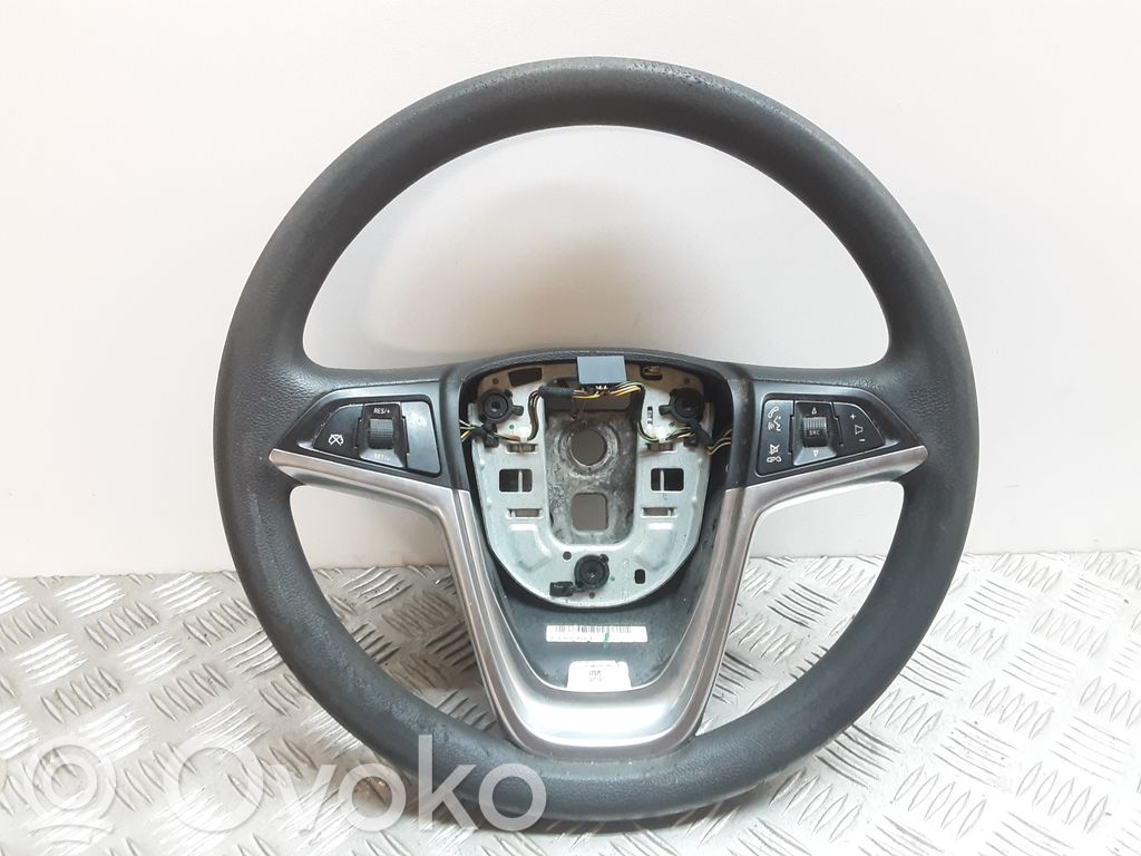 Opel Astra J Ohjauspyörä 