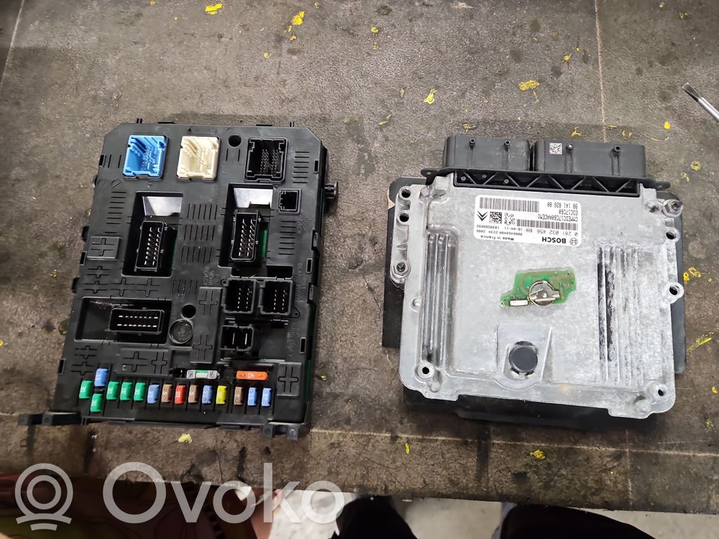 Peugeot 308 Engine control unit/module 