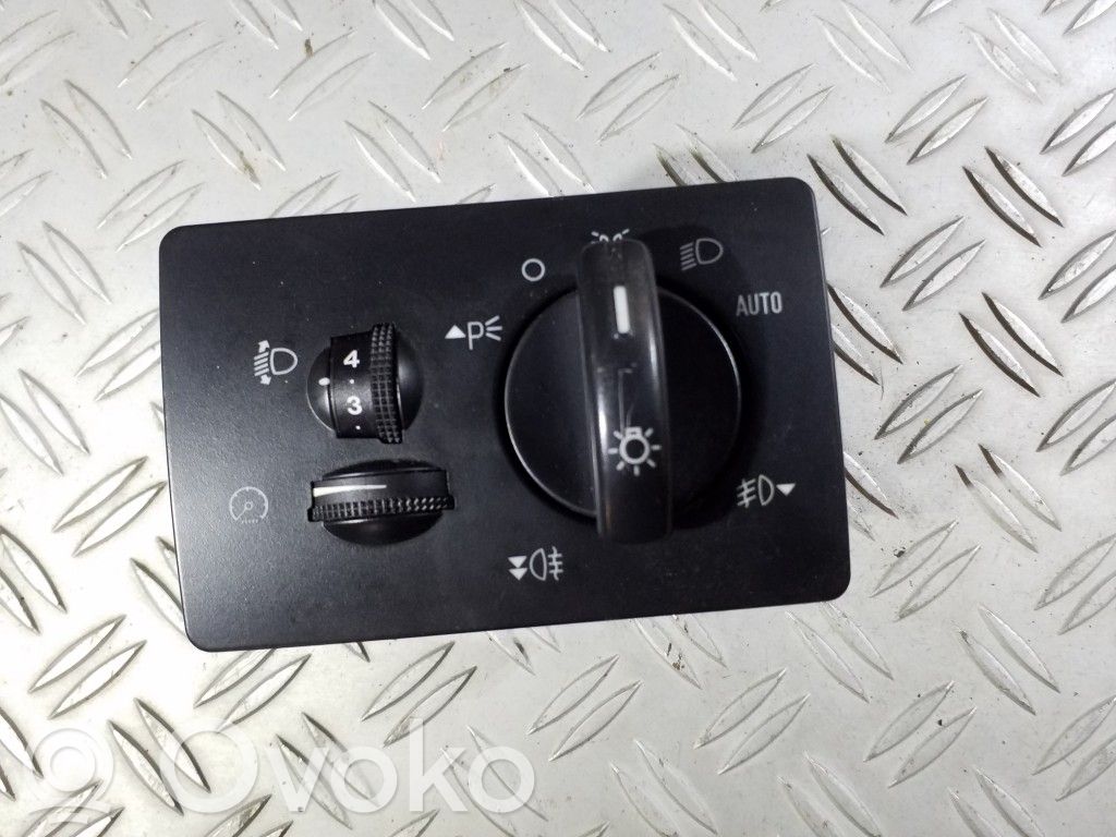 Light switch   4M5T13A024DA,04059U80,498610