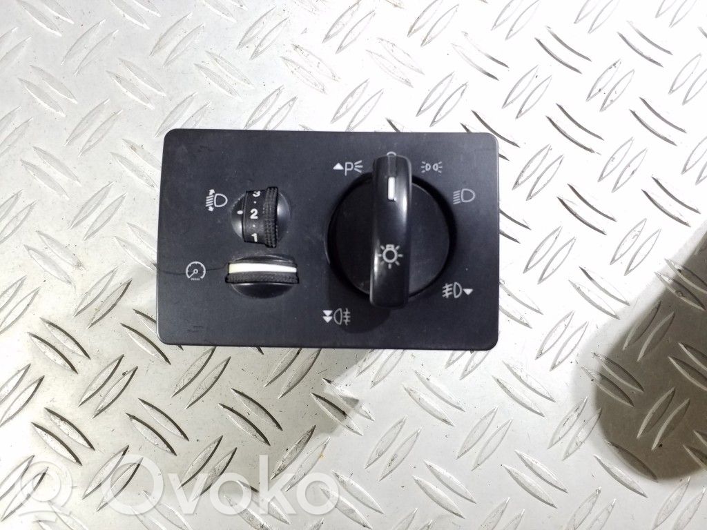 Ford Focus Light switch 