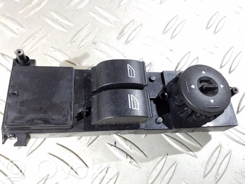Ford Focus Electric window control switch 