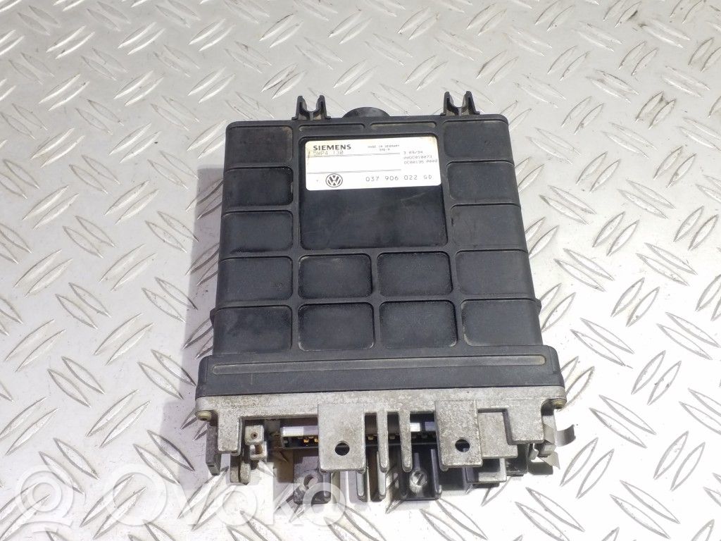 Volkswagen PASSAT B4 Engine control unit/module 
