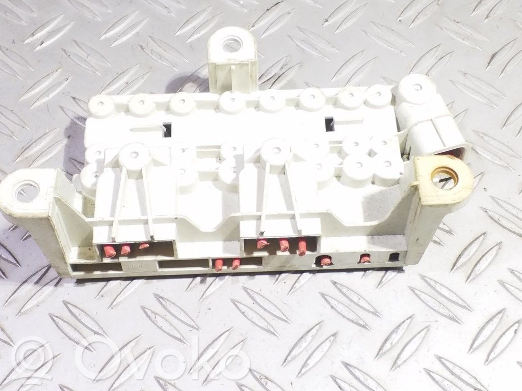 BMW 5 E39 Fuse module 