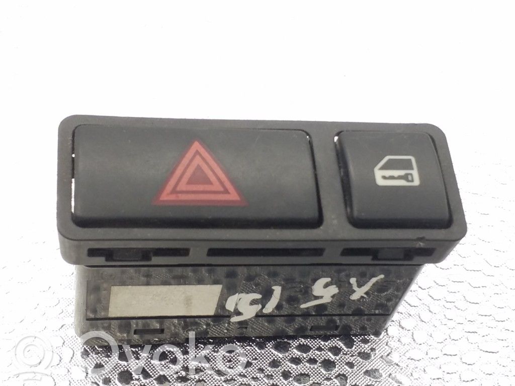 Hazard light switch   61318368920
