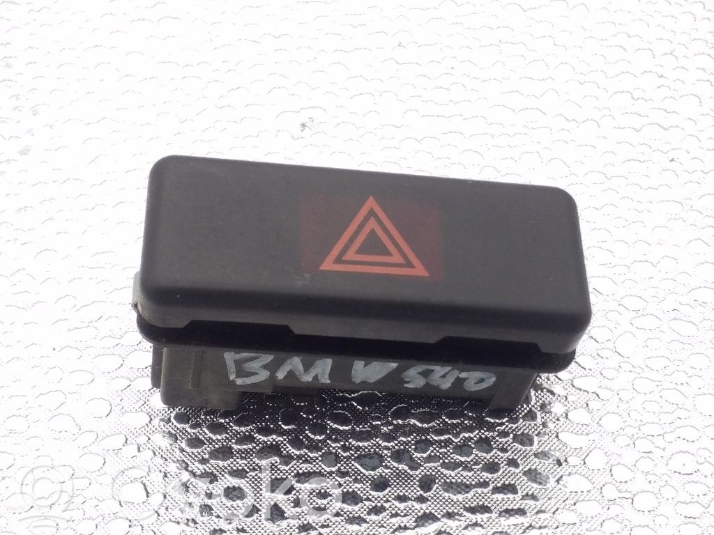 Hazard light switch   8350947,EC5035