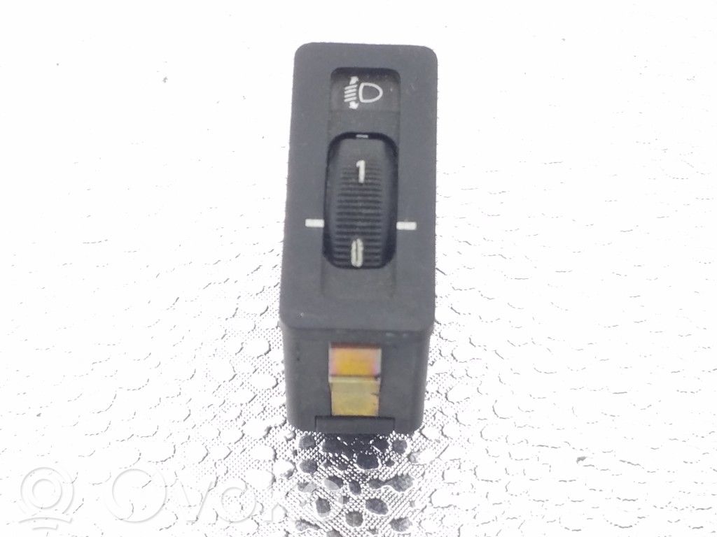 Headlight level height control switch   1387072