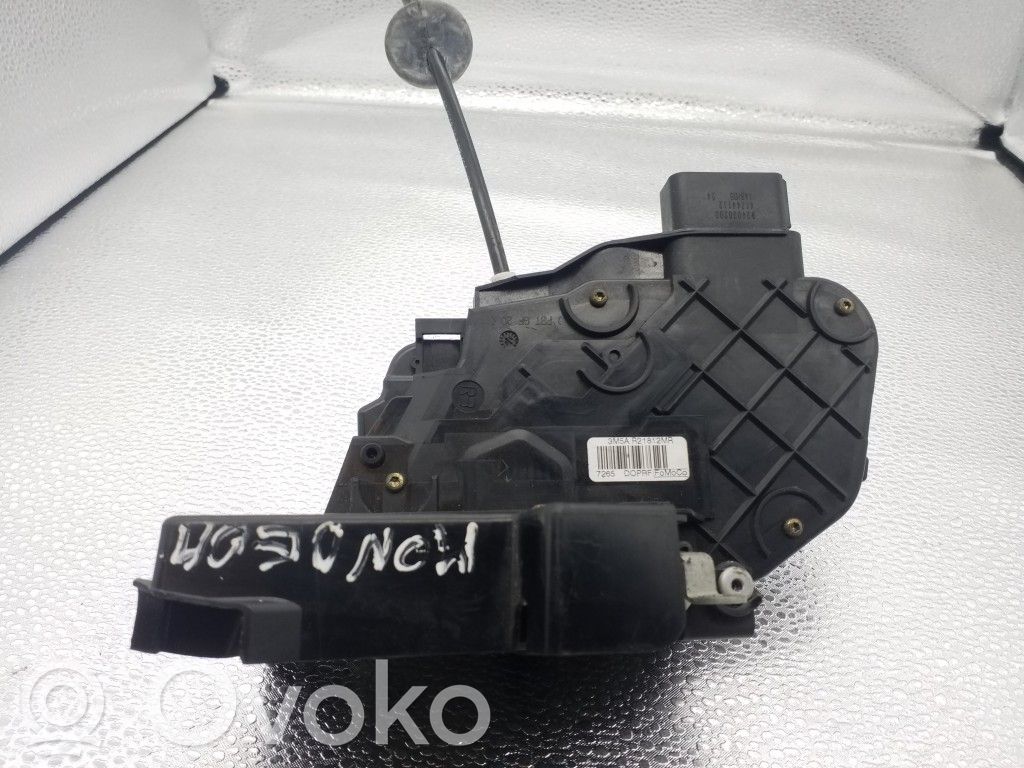 Ford Focus Priekšpusē slēdzene 