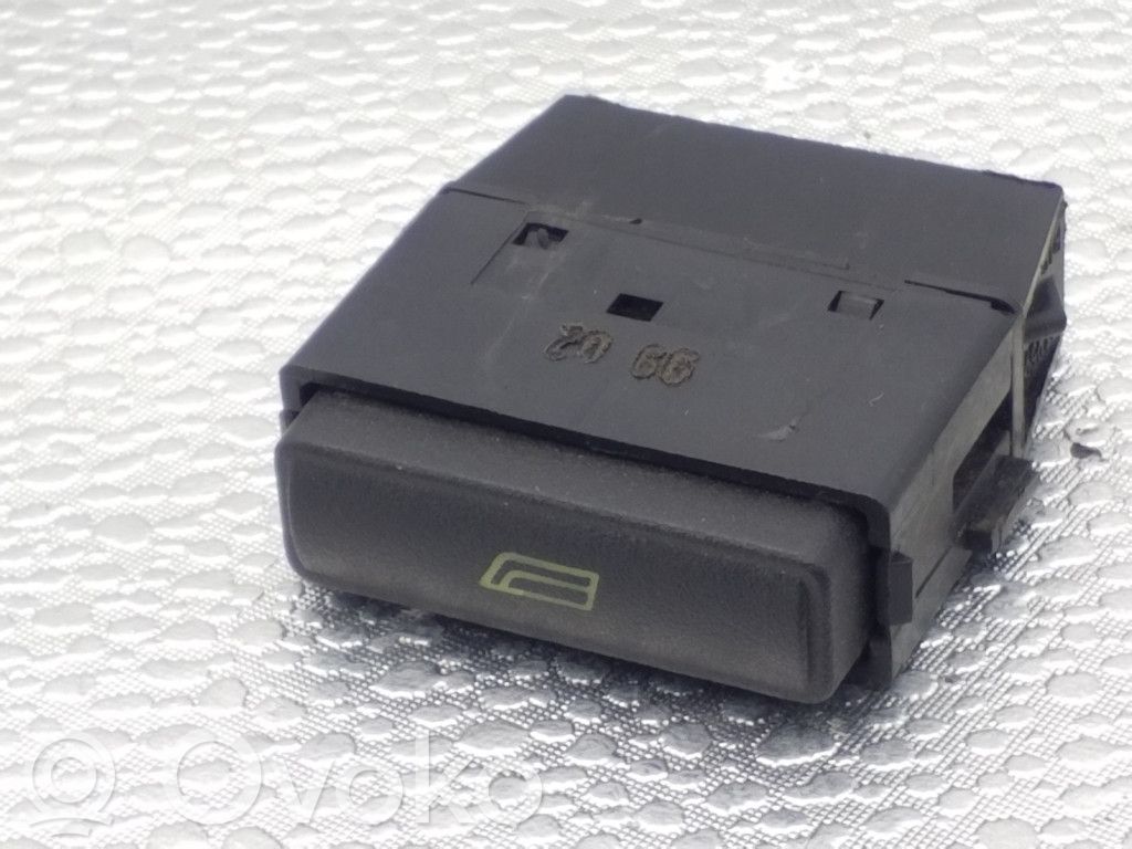 Audi A4 S4 B5 8D Interruptor del elevalunas eléctrico 
