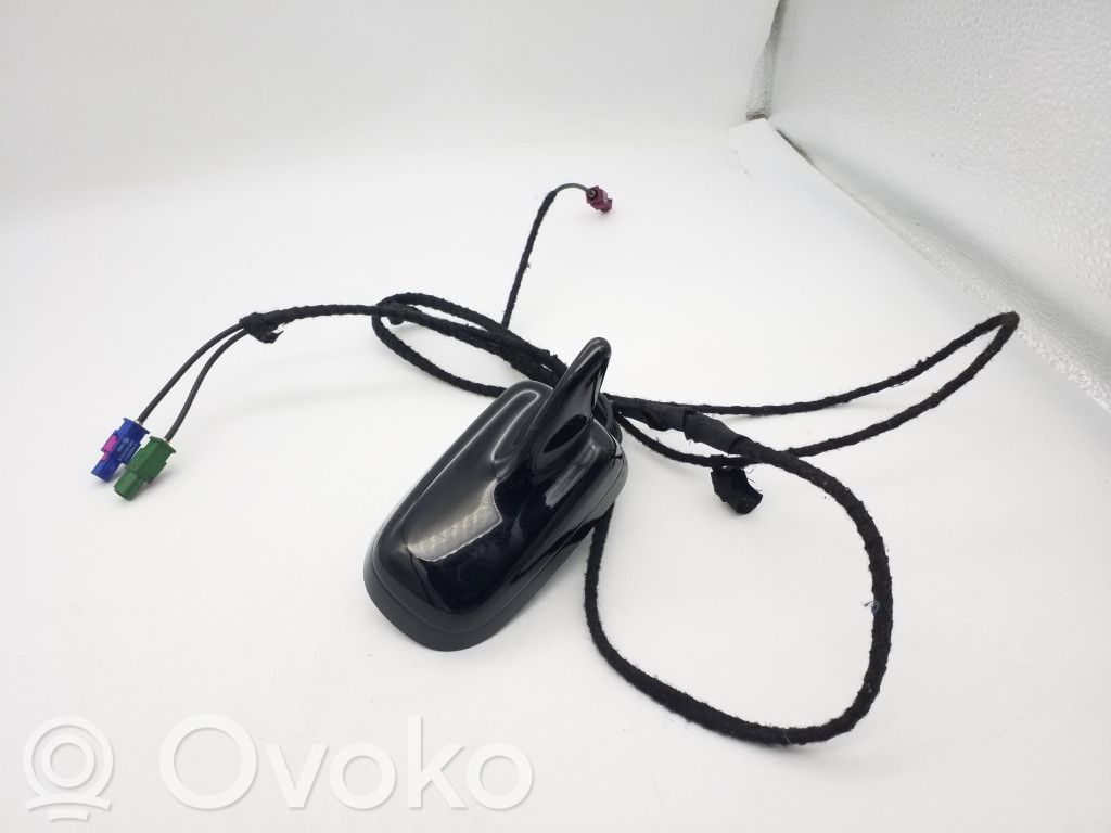GPS-pystyantenni   8K5035503C
