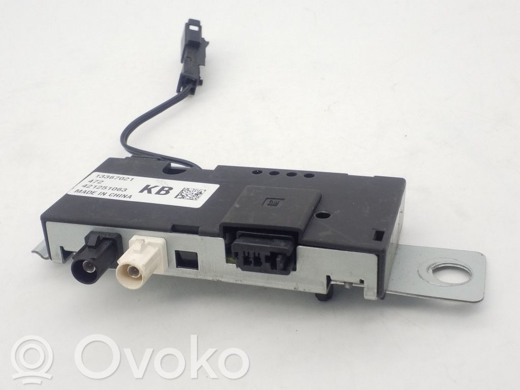 Opel Astra J Pystyantennivahvistin 