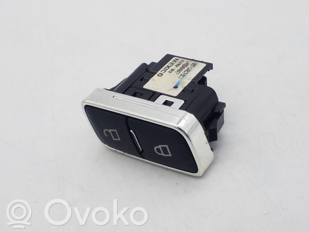 Ford Fusion II Central locking switch button 