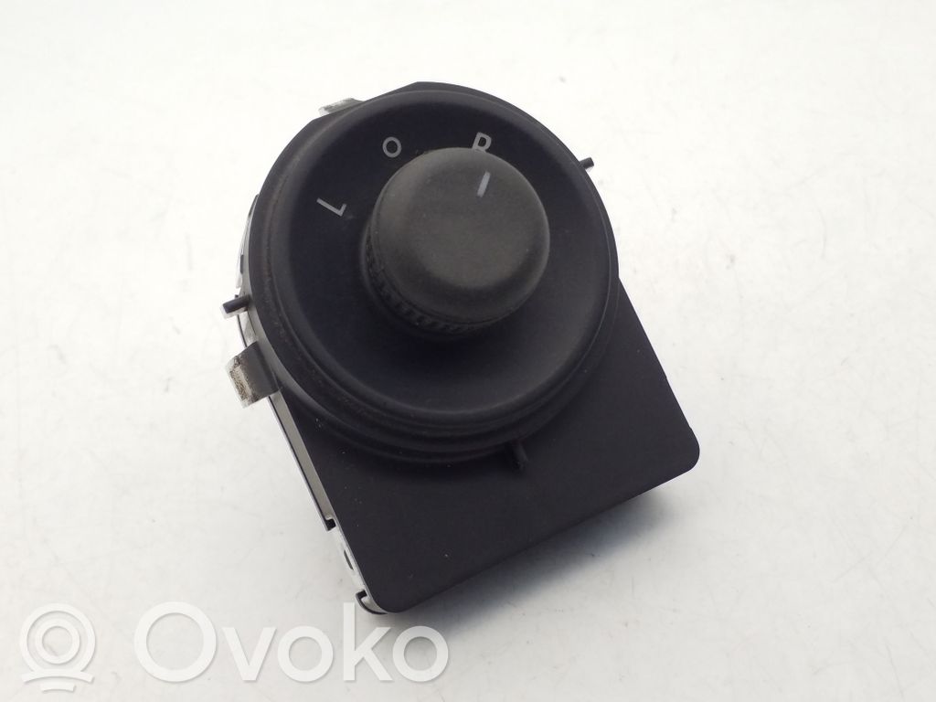 Buick Encore I Wing mirror switch 