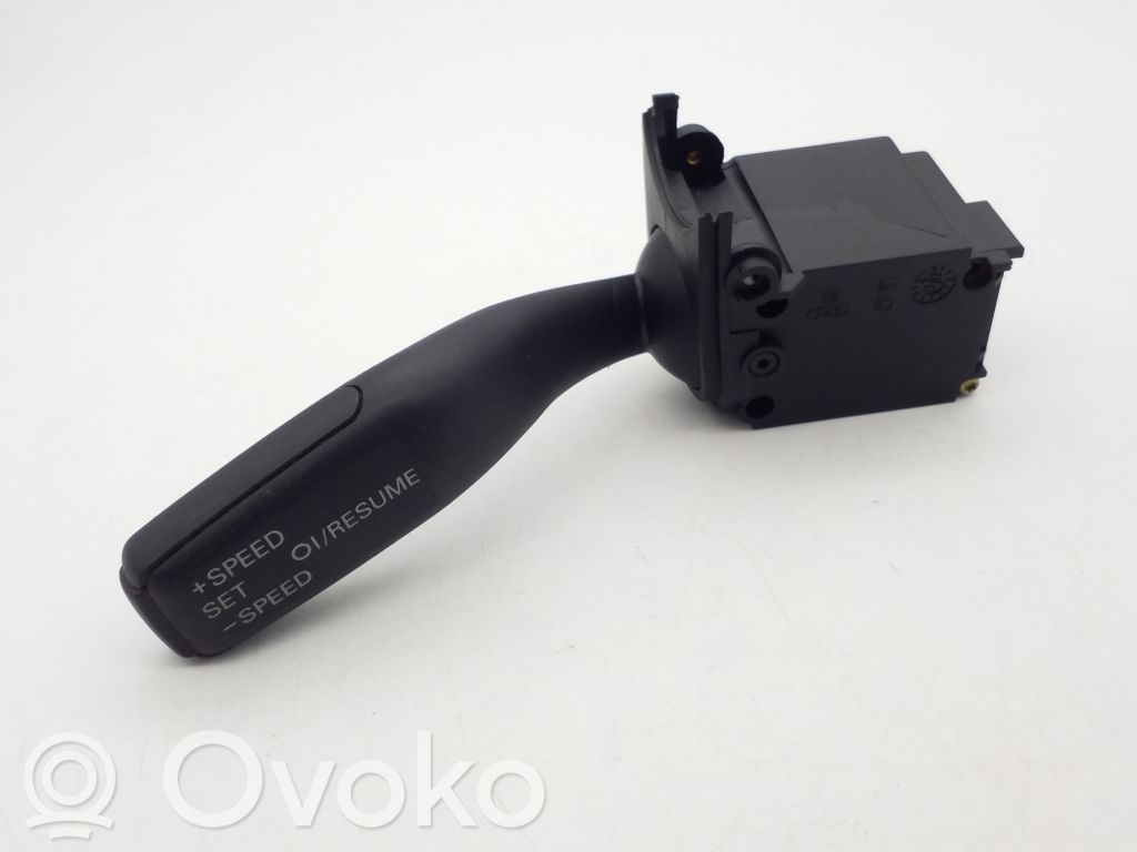 Audi A4 S4 B6 8E 8H Manetka / Przełącznik tempomatu 