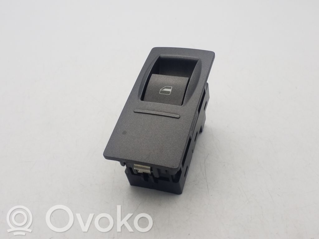Electric window control switch   3D0959858E