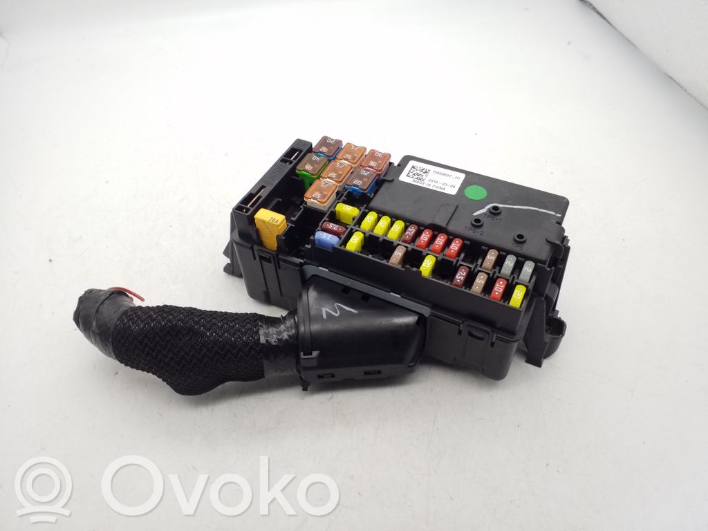 Chevrolet Cruze II Fuse module 
