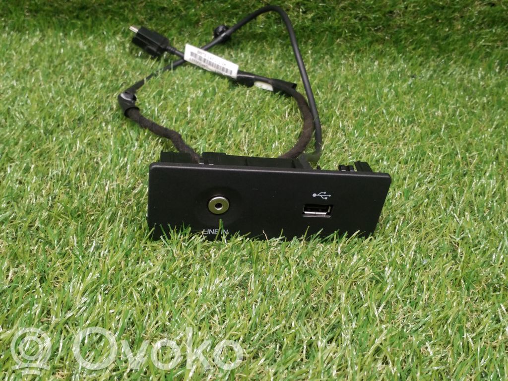 Ford Focus Enchufe conector entrada auxiliar 