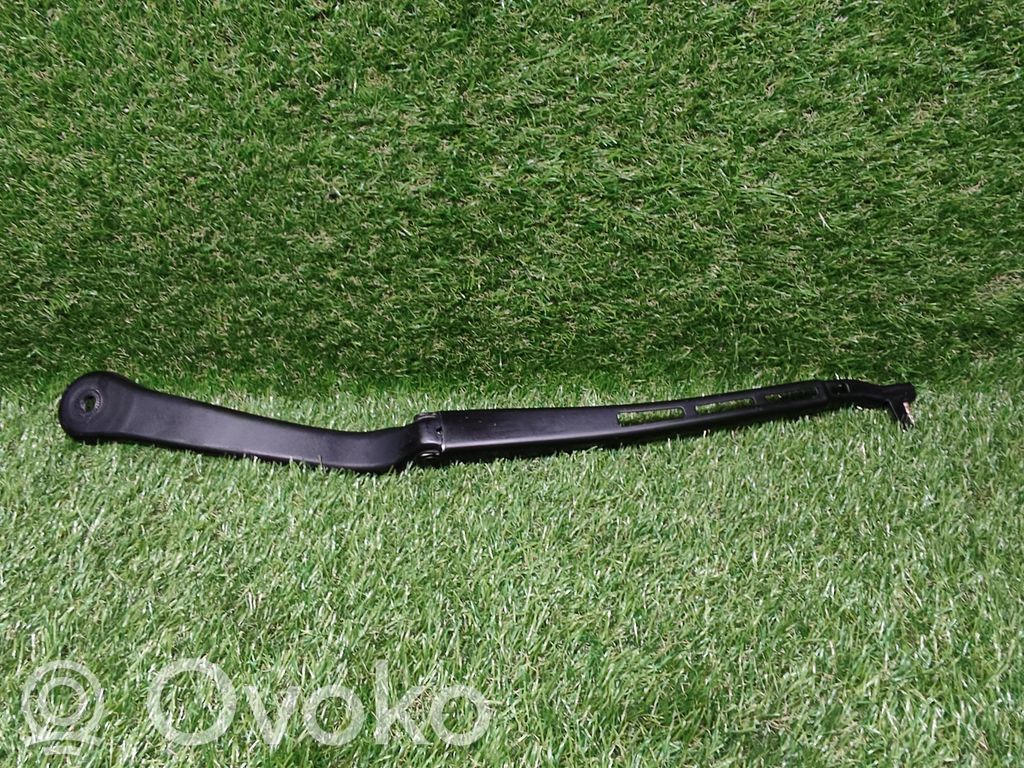 BMW 3 E92 E93 Front wiper blade arm 