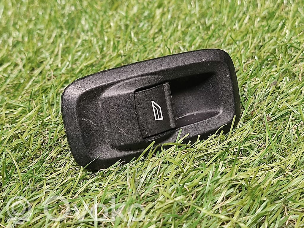 Ford Fiesta Electric window control switch 