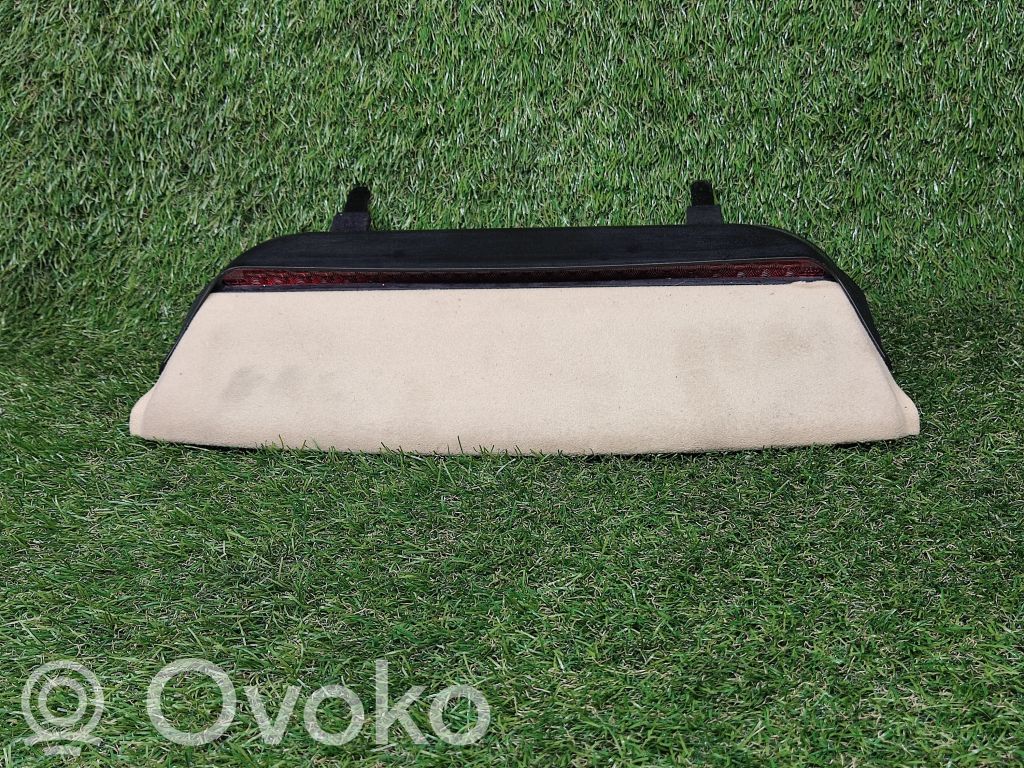 Volkswagen Phaeton Third/center stoplight 