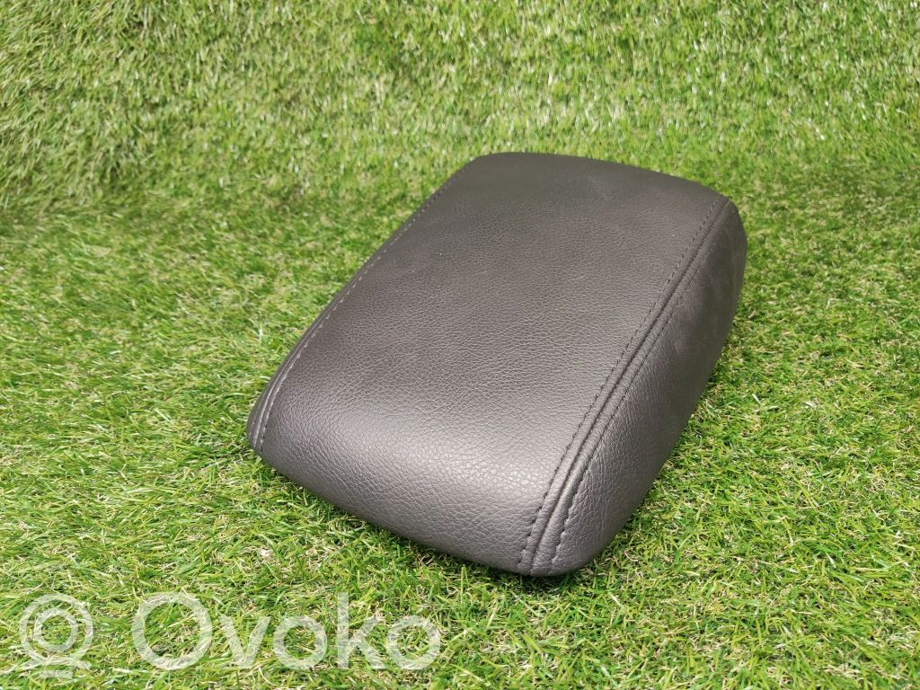 Armrest   F1EBA045C74CBW