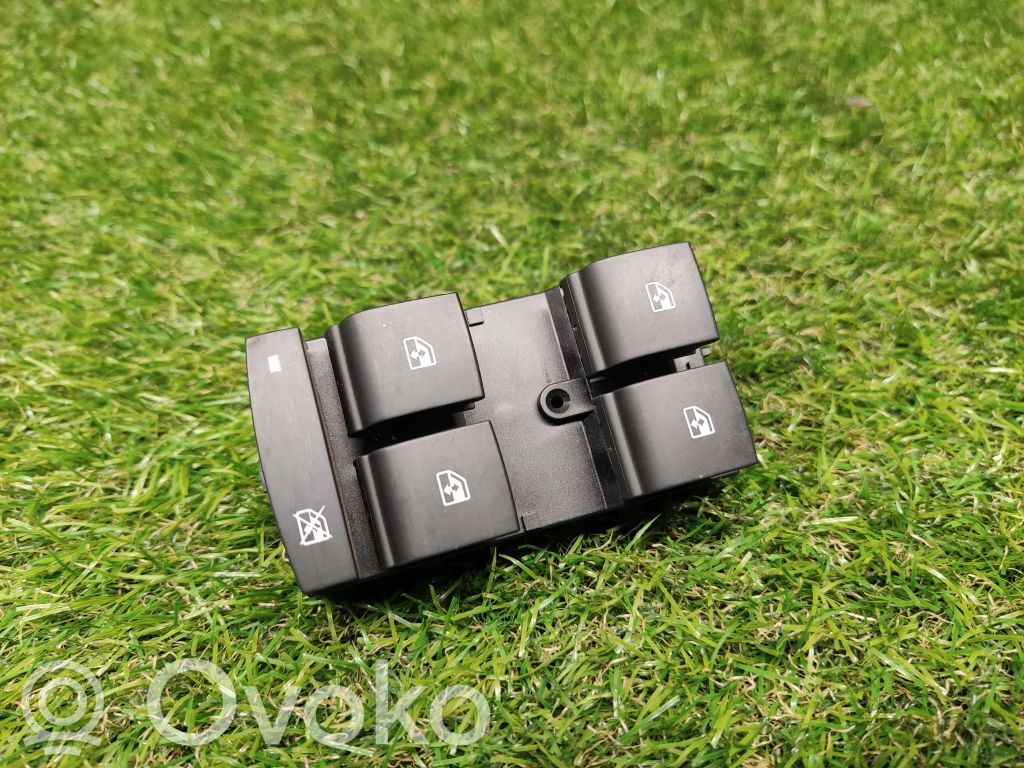Buick Encore I Electric window control switch 