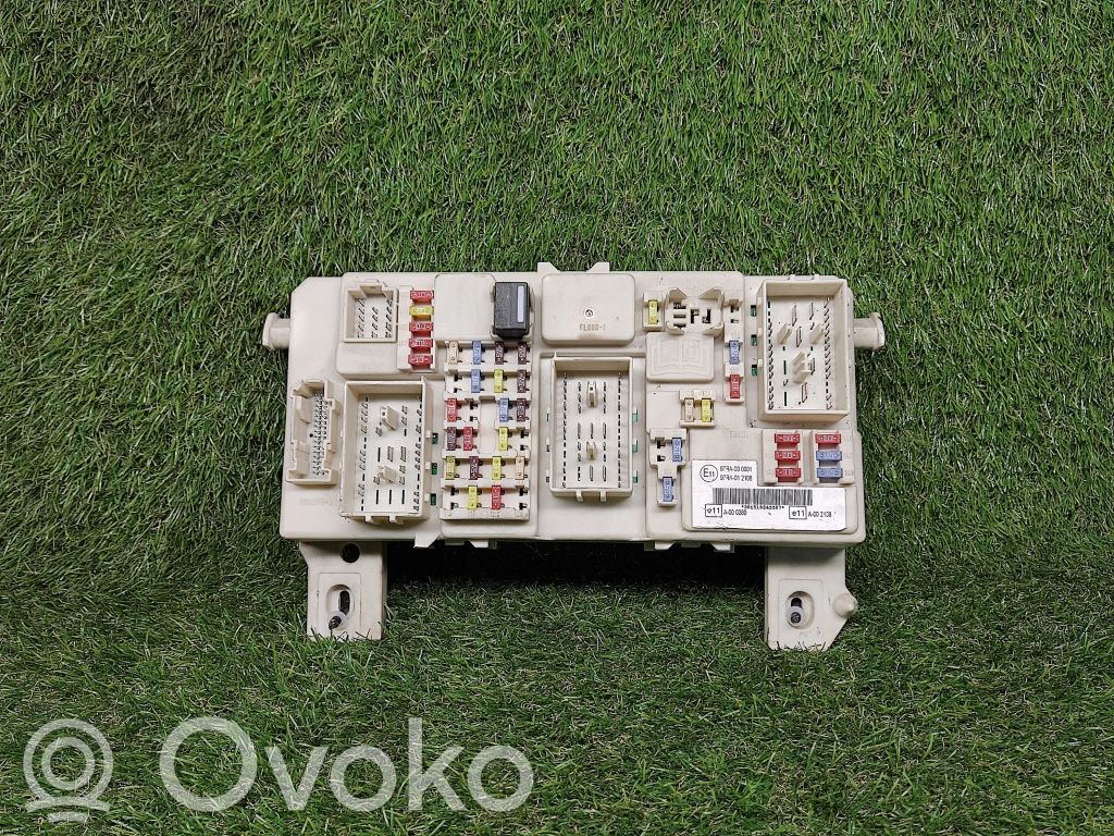 Ford C-MAX I Power management control unit 