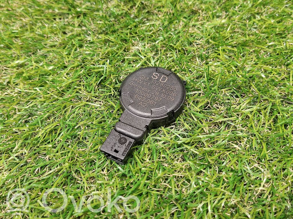 Opel Corsa D Rain sensor 