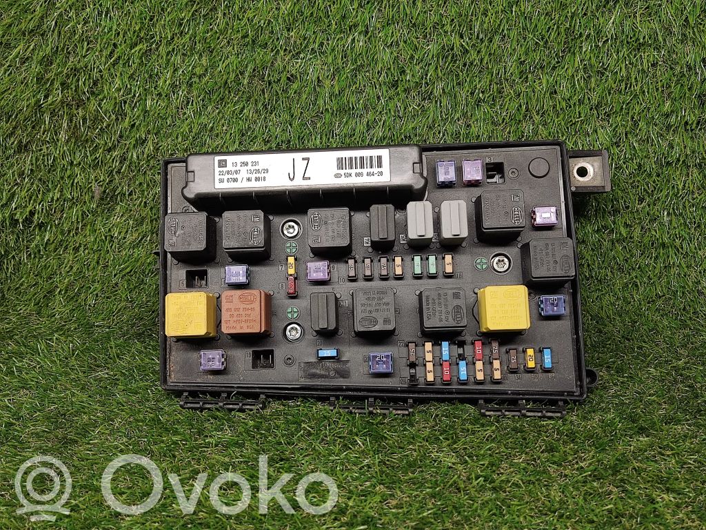 Opel Astra H Power management control unit 