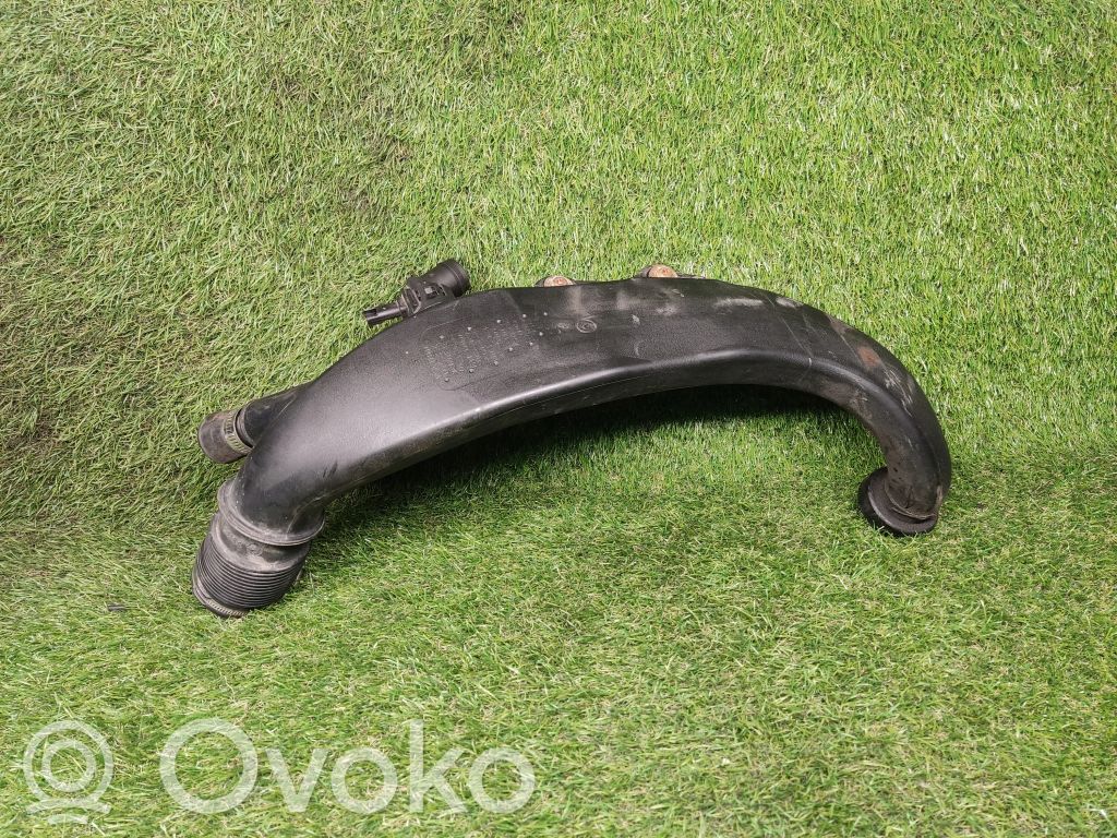 BMW 3 E90 E91 Air intake duct part 