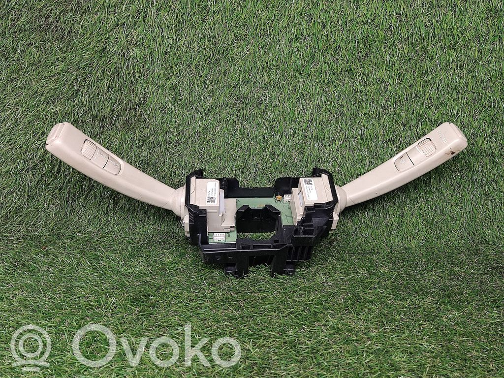 Volvo XC60 Wiper turn signal indicator stalk/switch 