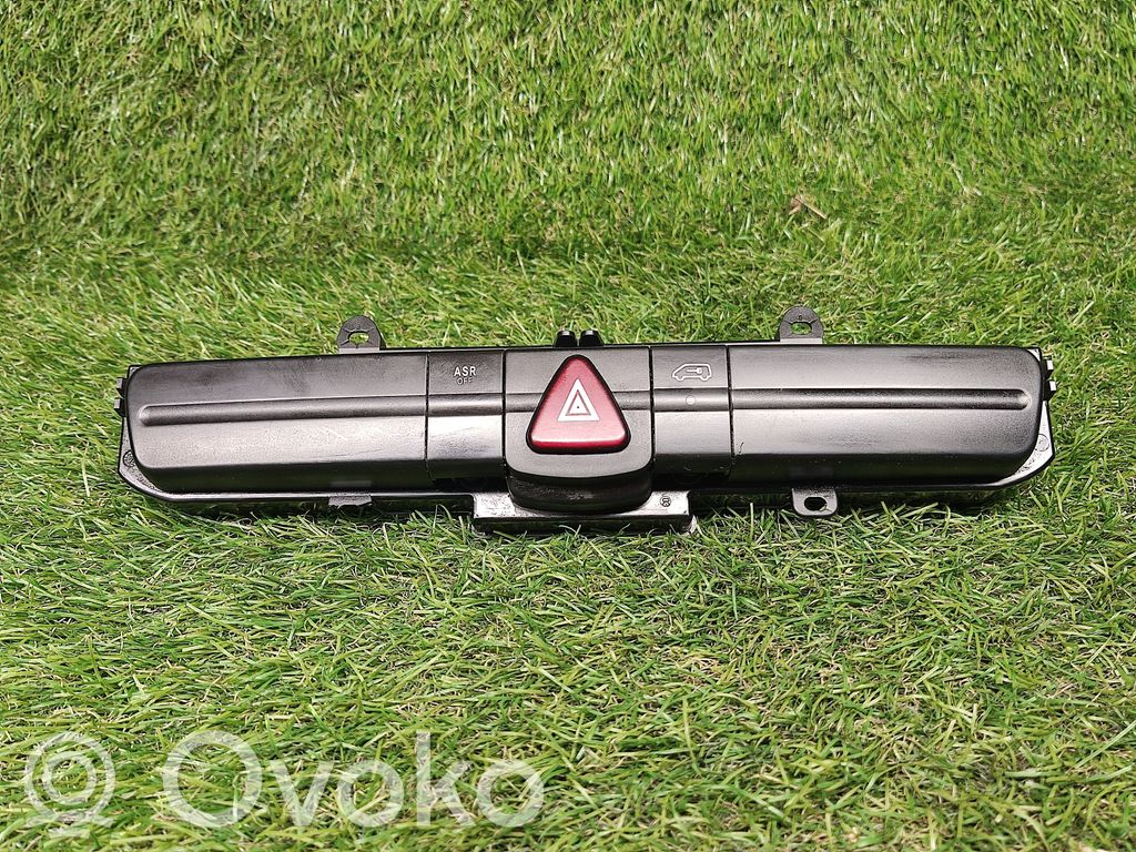 Volkswagen Crafter Botón interruptor de luz de peligro 