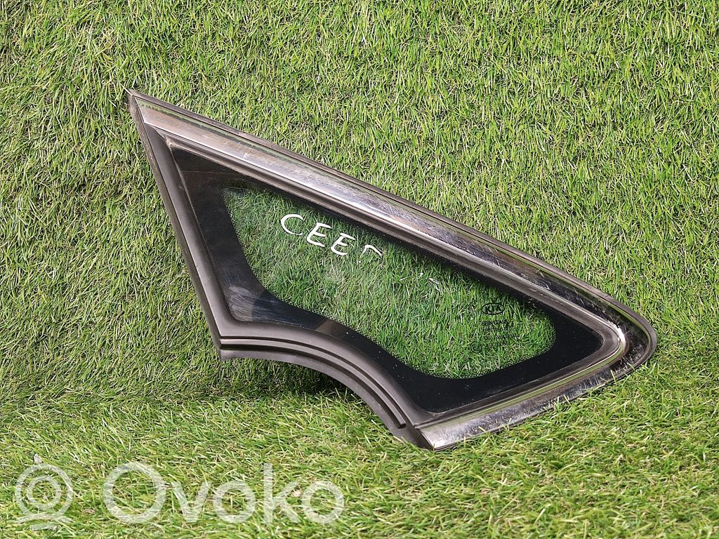 KIA Ceed Front triangle window/glass 
