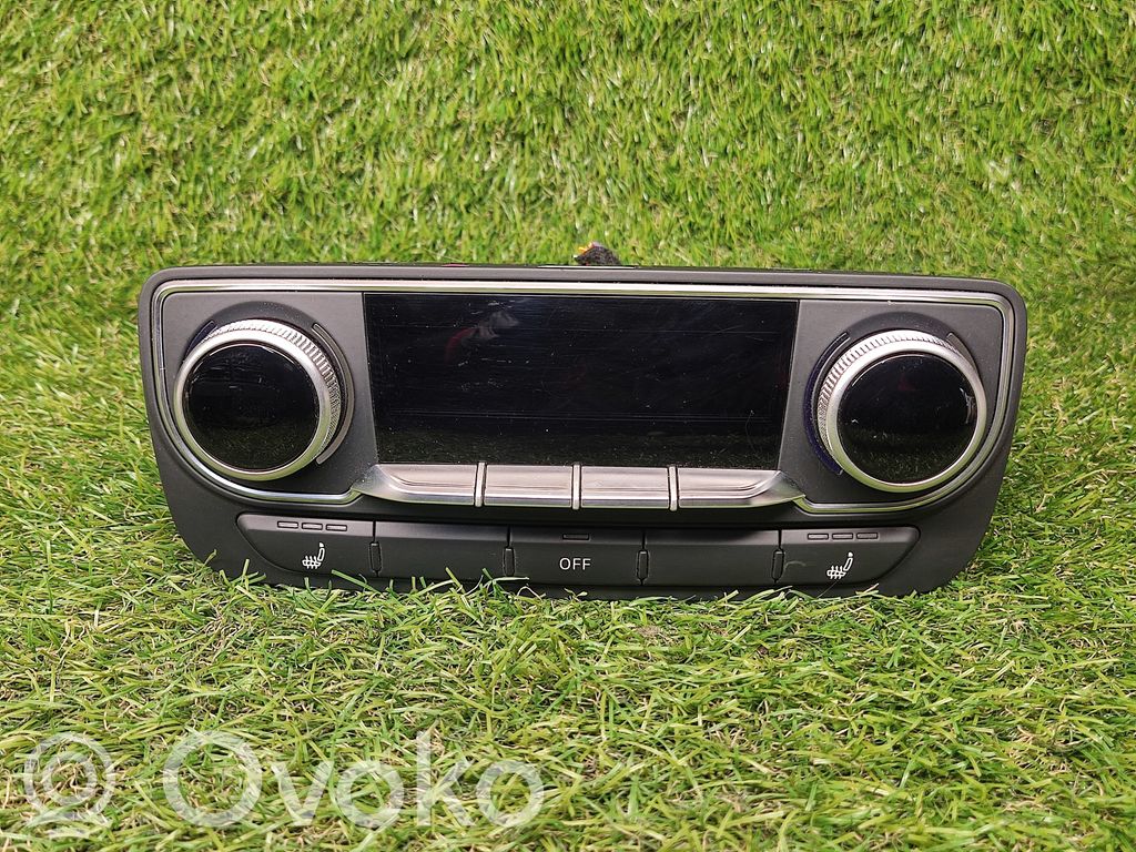 Audi Q7 4M Climate control unit 