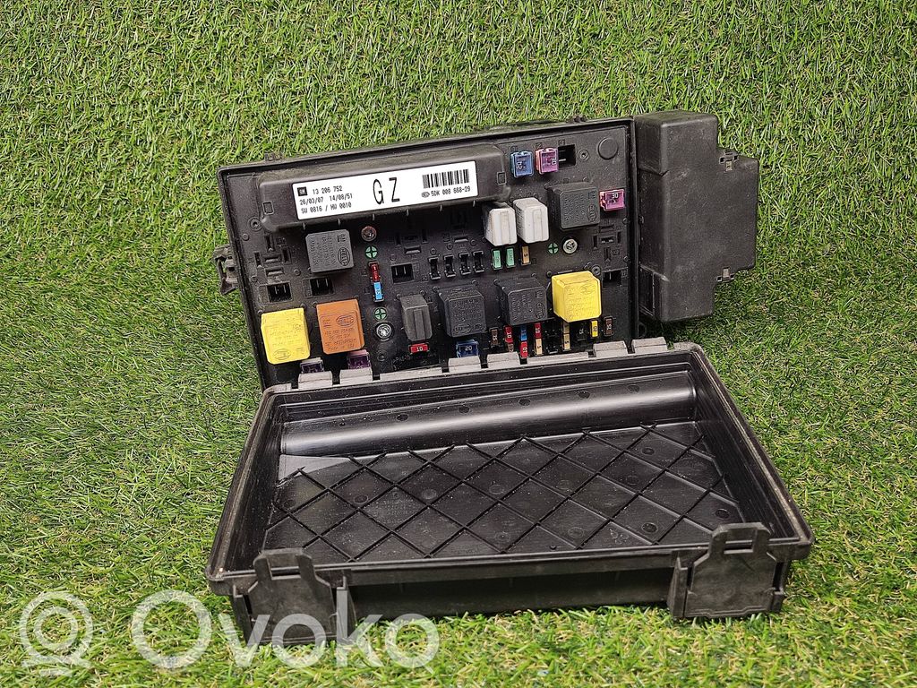 Opel Astra H Power management control unit 