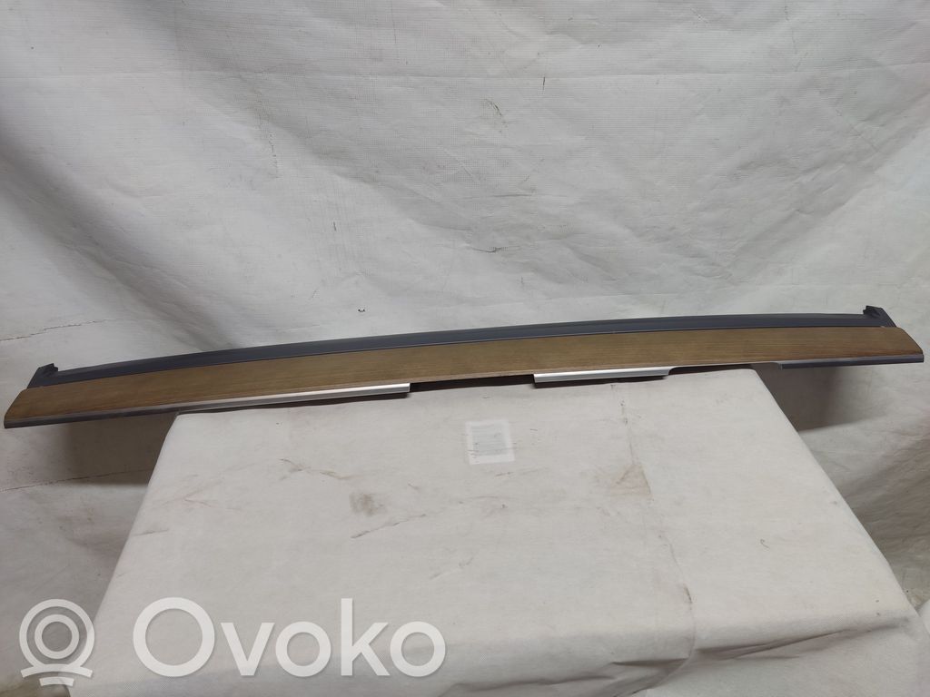 Tesla Model 3 Rivestimento del vano portaoggetti del cruscotto 