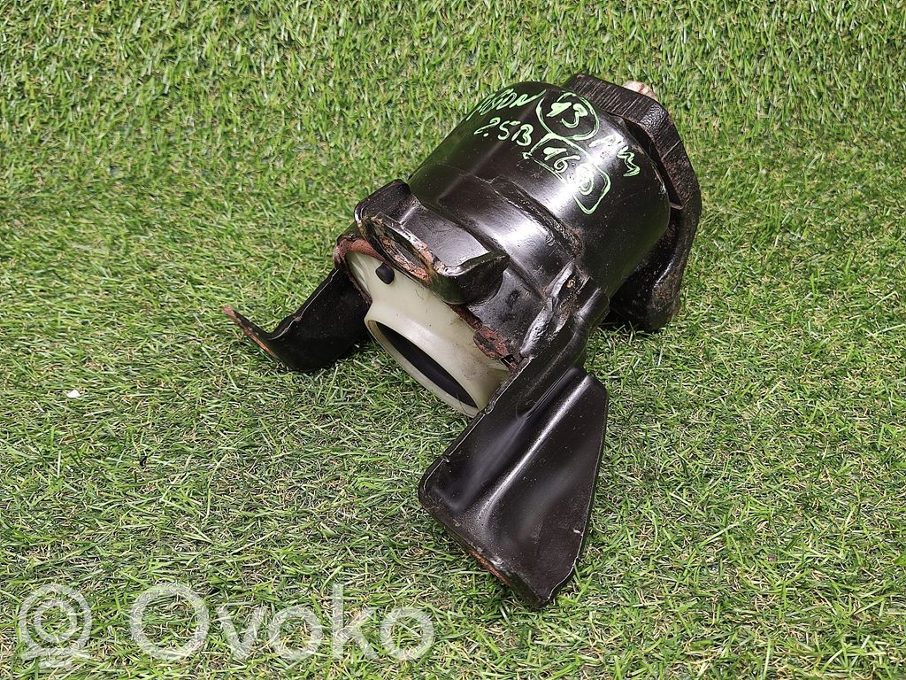 Ford Fusion II Engine mount bracket 
