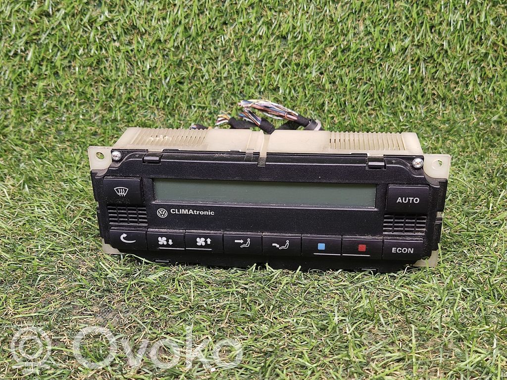 Volkswagen Golf IV Climate control unit 
