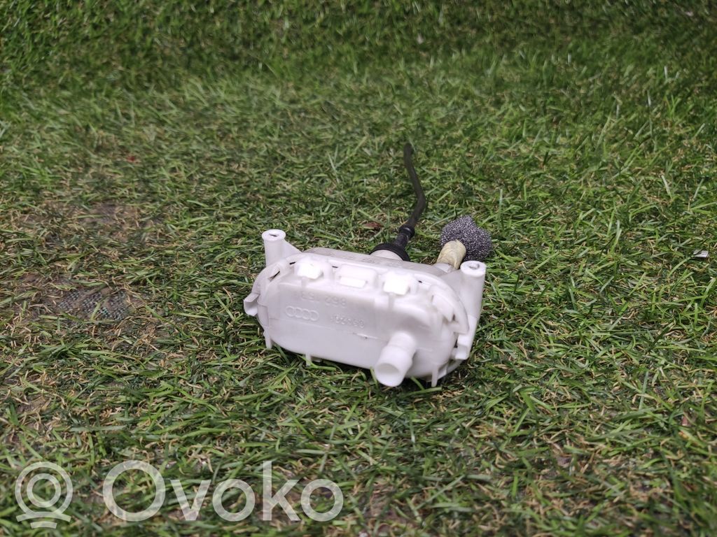 Audi A8 S8 D2 4D Central locking vacuum pump 