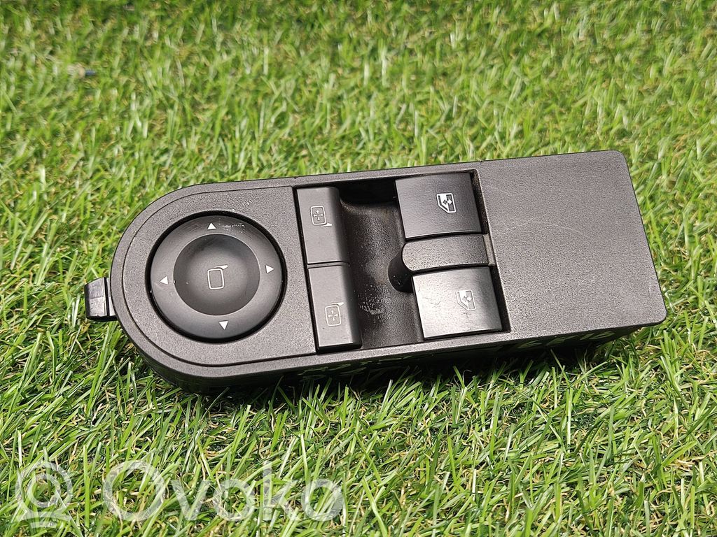 Opel Astra H Interruptor del elevalunas eléctrico 